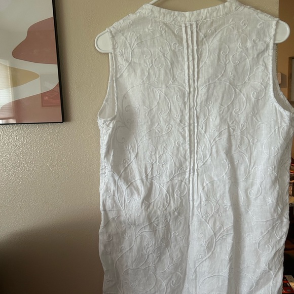 St. Tropez 100% Linen Top - Picture 3 of 3